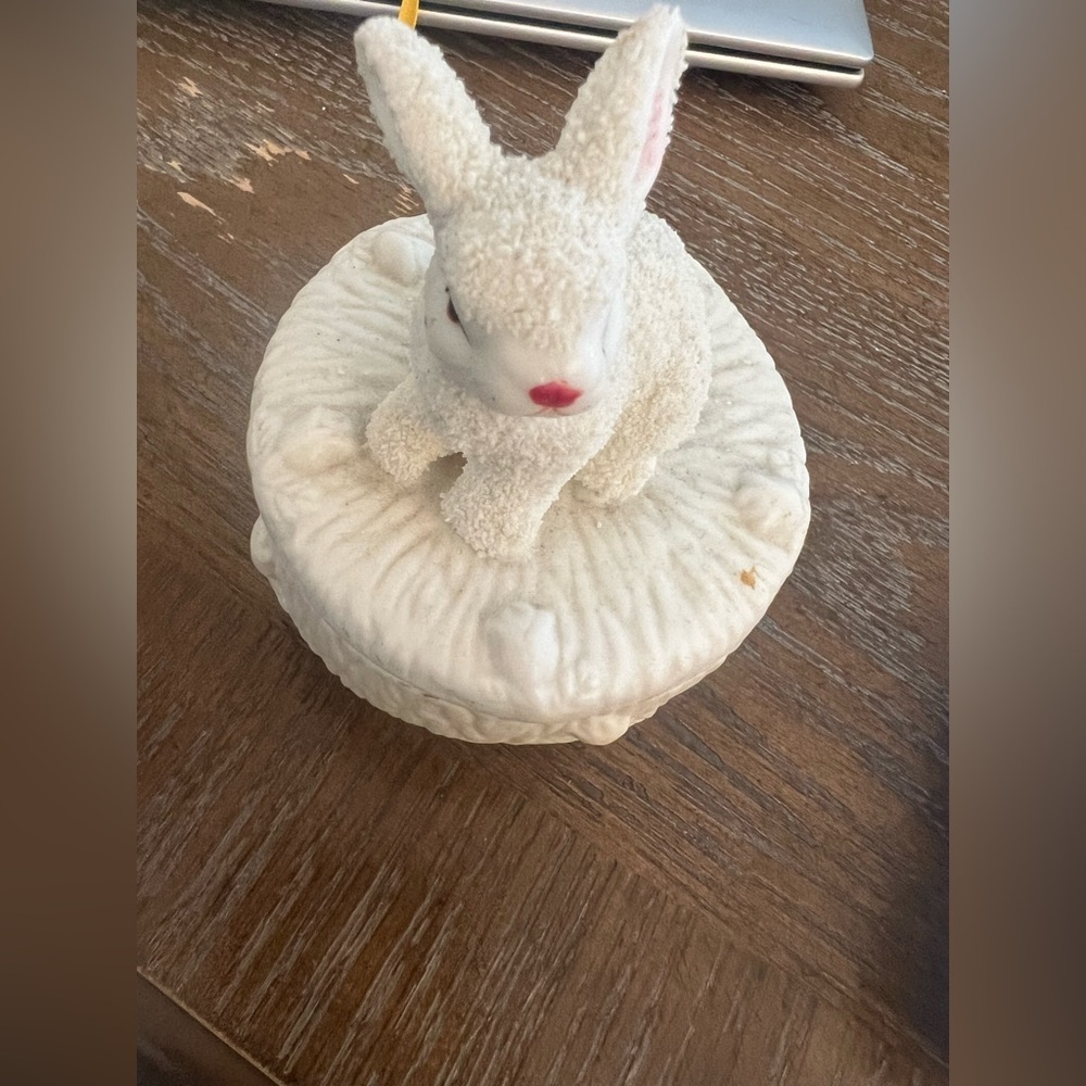 Bunny jewelry holder